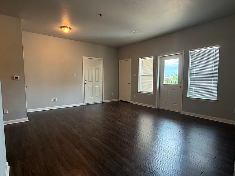 City Center Apartment Homes — Photo 8