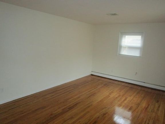 3rd image of 440 Turner Ave