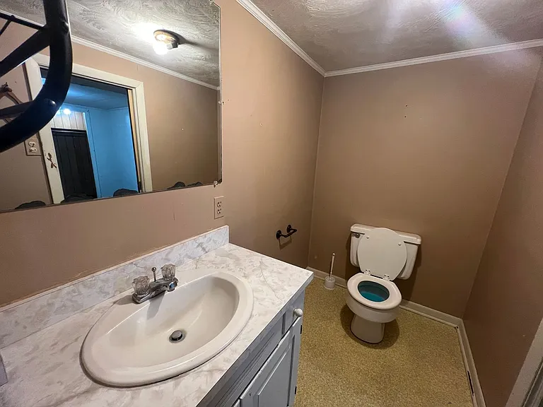 206 Connecticut Ave — Photo 35