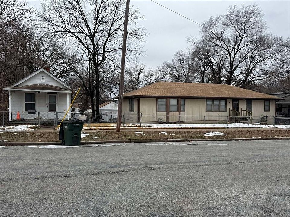 1st image of 717 & 719 Kiowa St