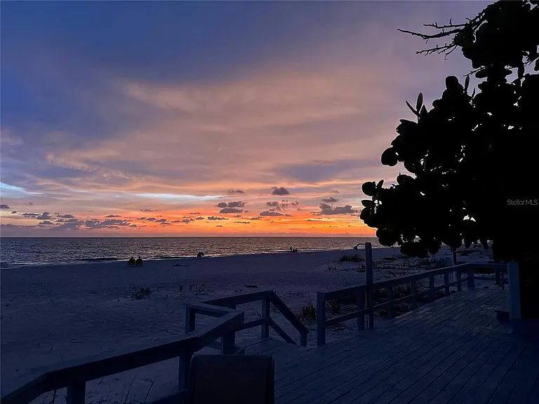 2823 Gulf Of Mexico Dr — Photo 4