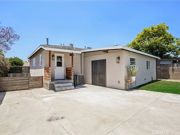3816 S Victoria Ave — Photo 30