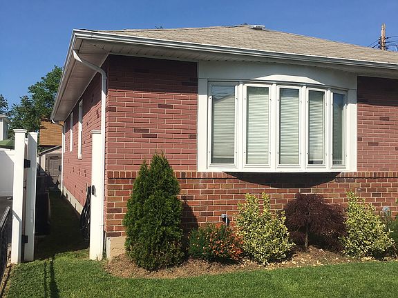 2nd image of 297 Chesterton Ave