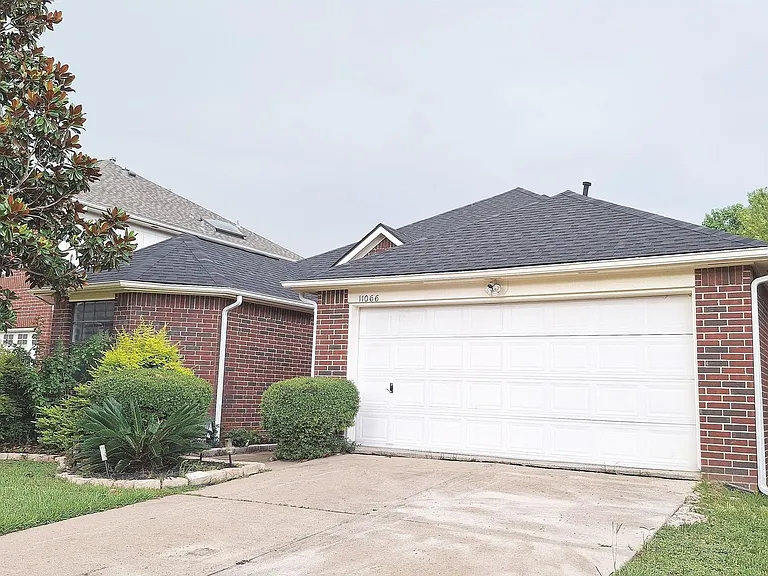 11066 Landsbury Ct — Photo 4