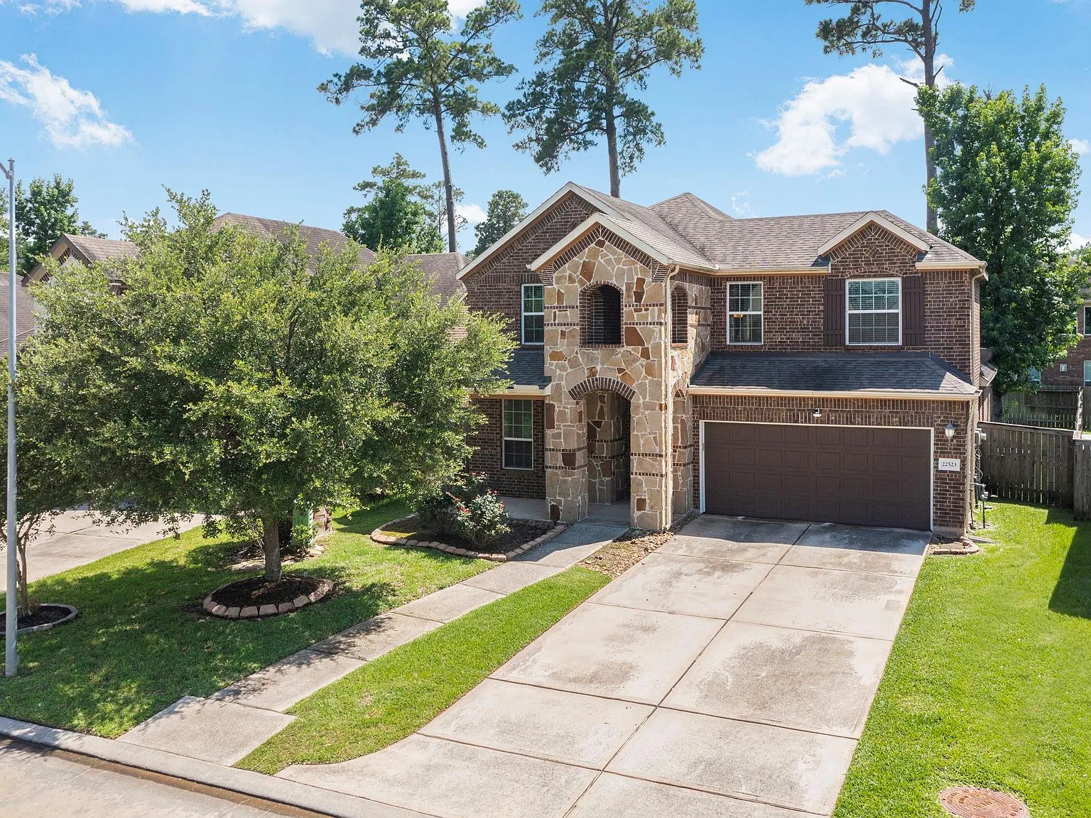 4 bed, 2.5 bath, 2848 sqft, $2,700 — Photo 1