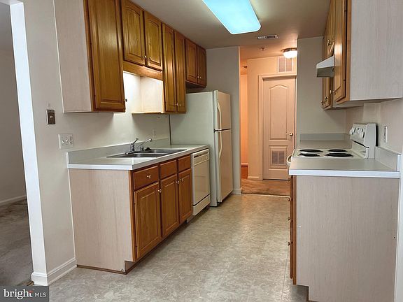 5th image of 1409 Bonnett Pl #193