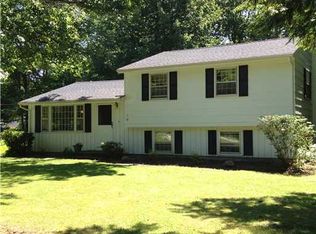 16 Maple St, Cumberland, ME 04021