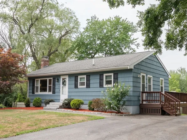 410 Oak St, Raynham, MA 02767