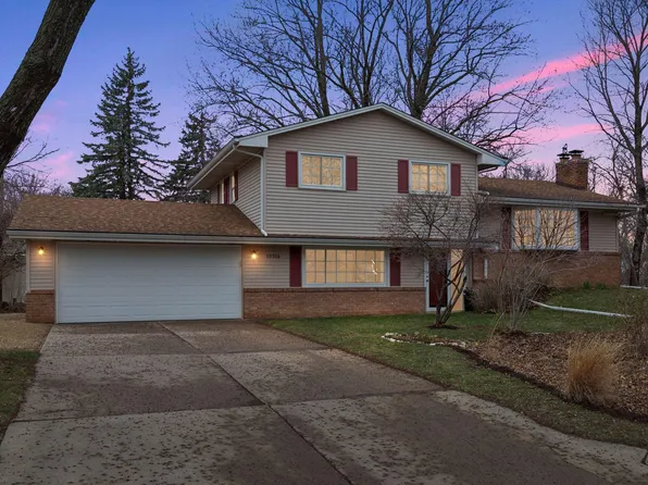 10704 Prescott Ct, Burnsville, MN 55337