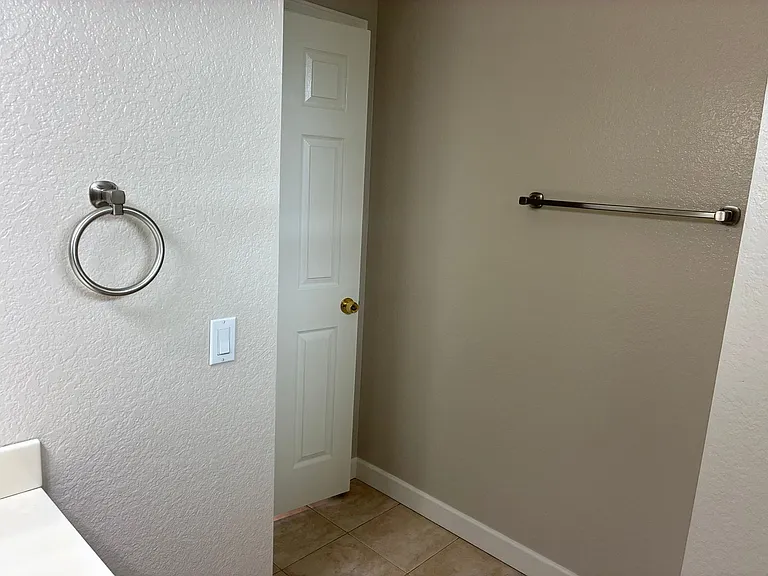 13927 Woodland Dr — Photo 16