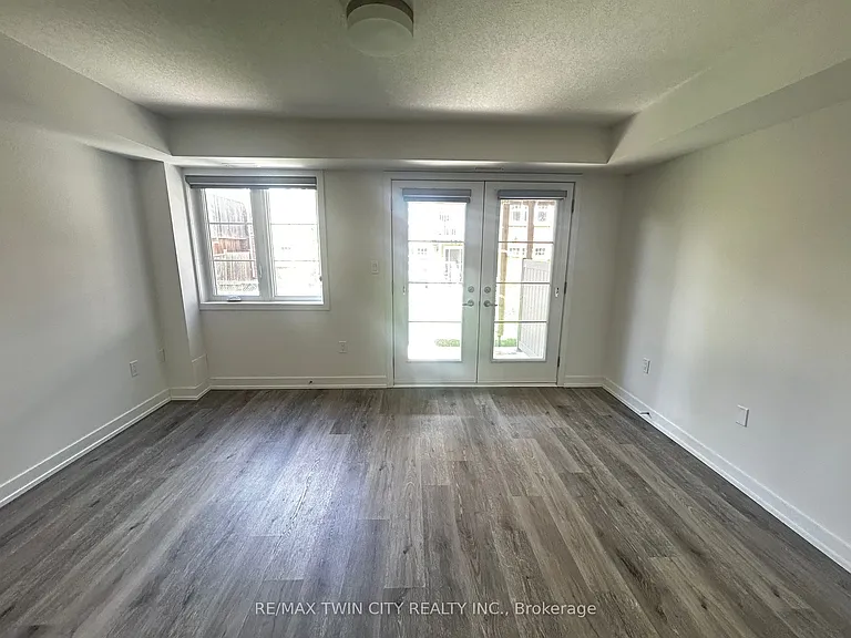 205 W Oak Trl #32 — Photo 8
