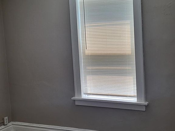 5th image of 5018 Mardel Ave Floor 2