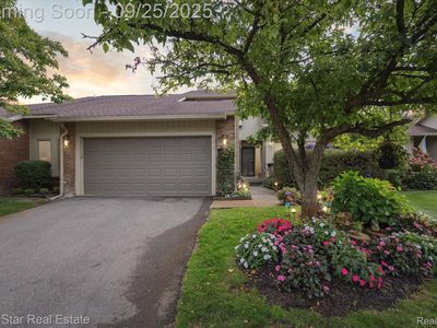 5611 Hillcrest Cir W #50, West Bloomfield, MI, 48322