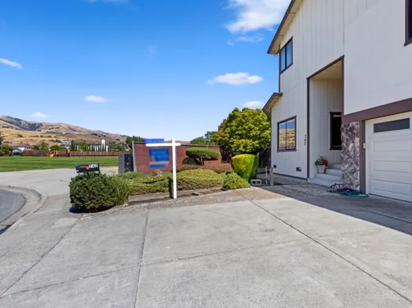 742 Clauser Dr, Milpitas, CA 95035