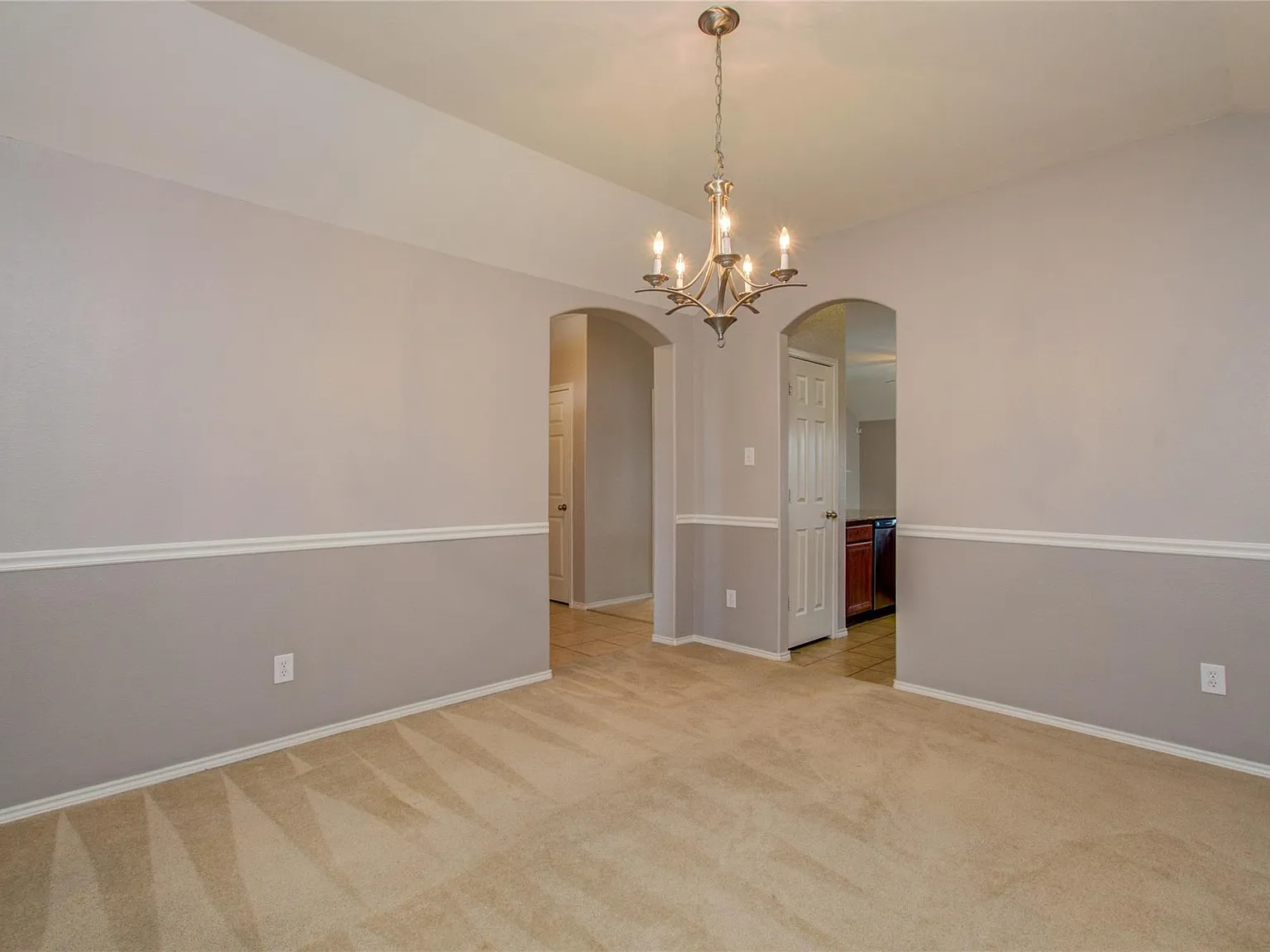 3 bed, 2.0 bath, 1635 sqft, $2,150 — Photo 4