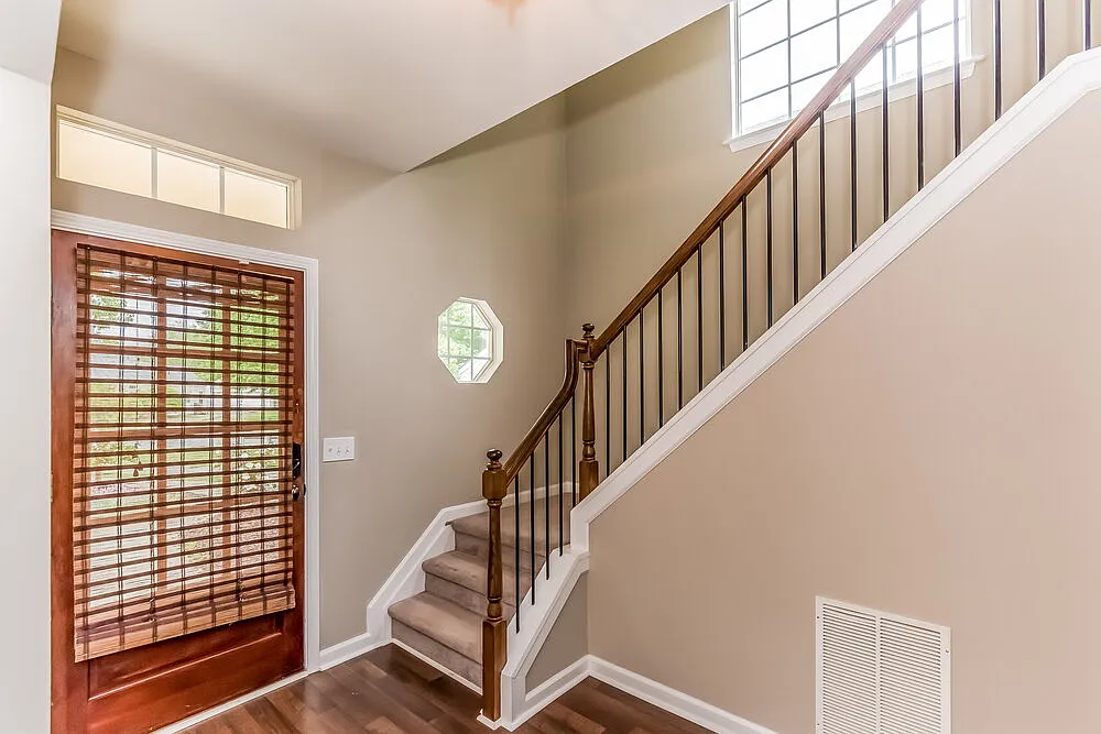 3 bed, 2.5 bath, 1512 sqft, $2,325 — Photo 3