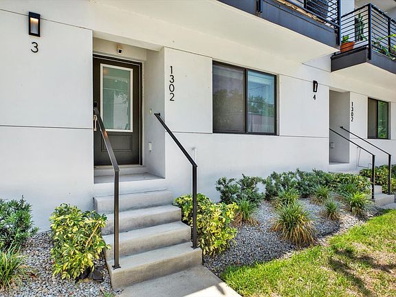 3rd image of 1302 W Carmen St #3