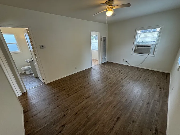 2014 N Parish Pl #2018 — Photo 14