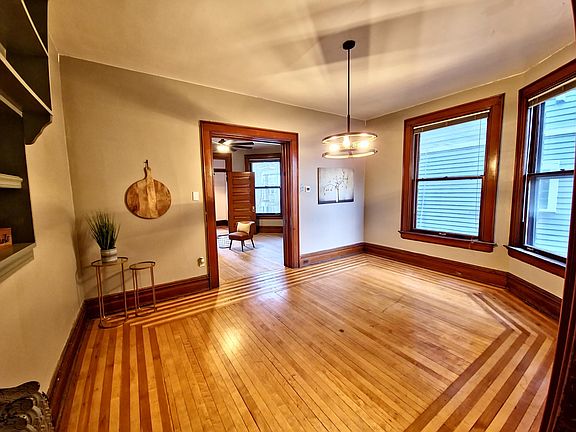 4th image of 1923 N Oakland Ave