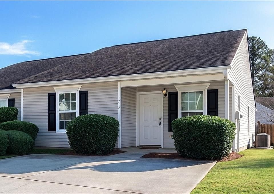 1st image of 1712 Summerwoods Ln