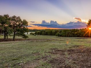 9441A Bauer Rd, Fayetteville, TX 78940