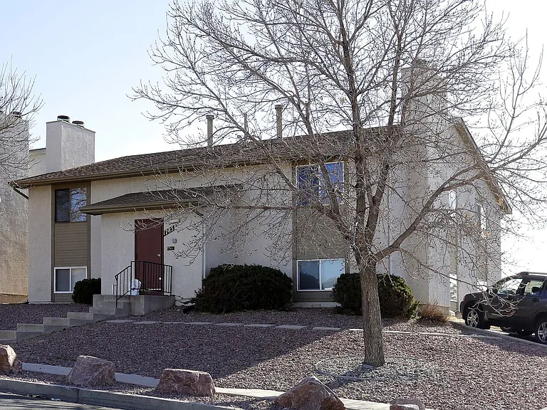 Welcome to 1785 Zebulon Dr Comfortable Living with Mountain Views — Photo 15