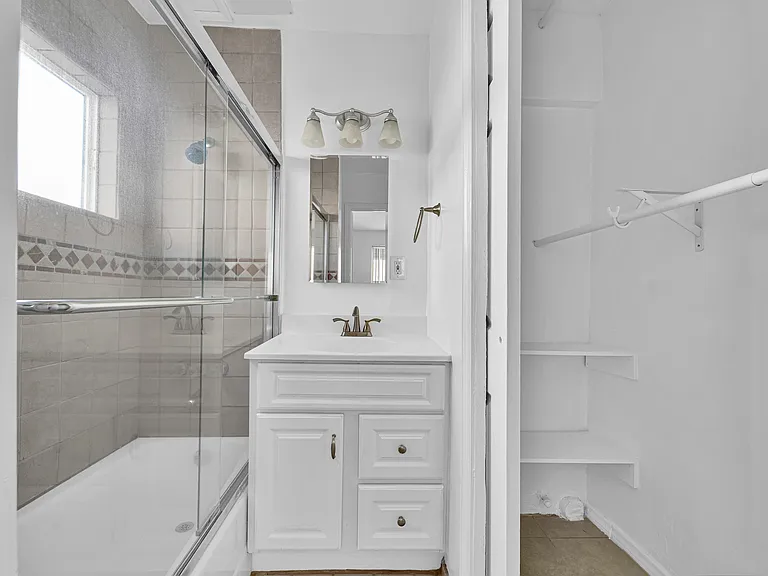 1025 Idaho Ave #6 — Photo 5