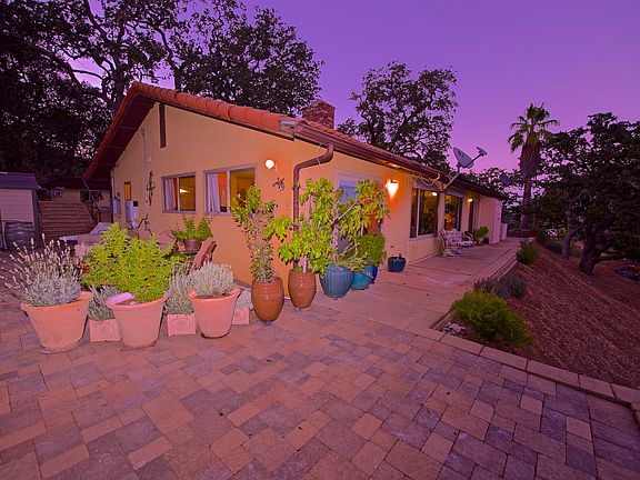 2nd image of 9253 Lucinda Ln