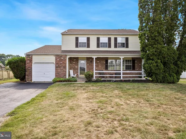 588 Lloyd Ave, Downingtown, PA 19335