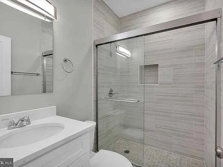 802 W Norris St #1 — Photo 10
