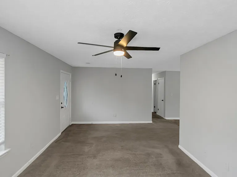 321 Summerwood Ln — Photo 13