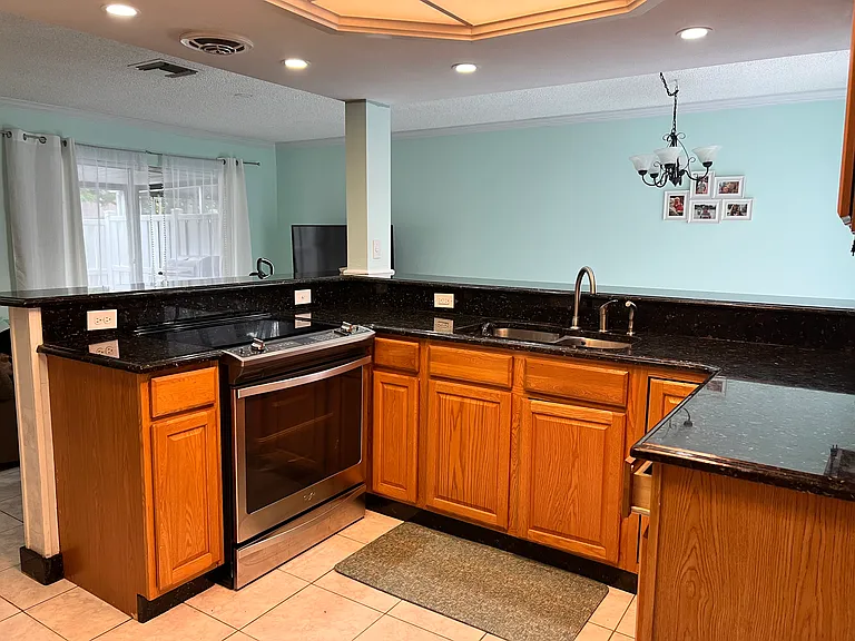 7201 San Luis Ct — Photo 3