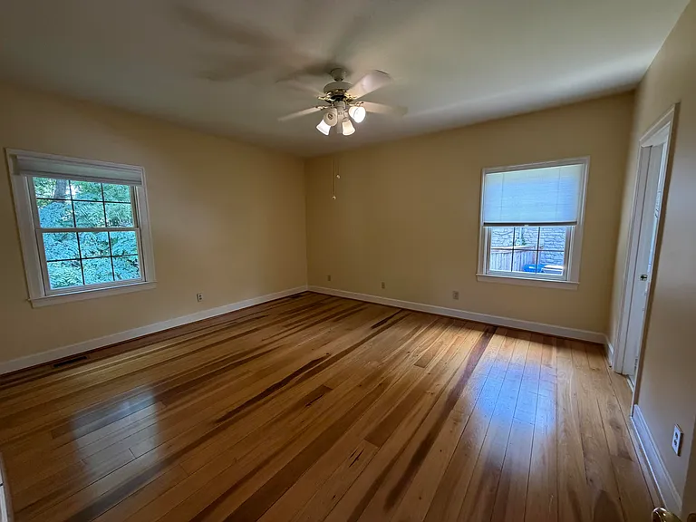 1112 Pepperhill Cir — Photo 16