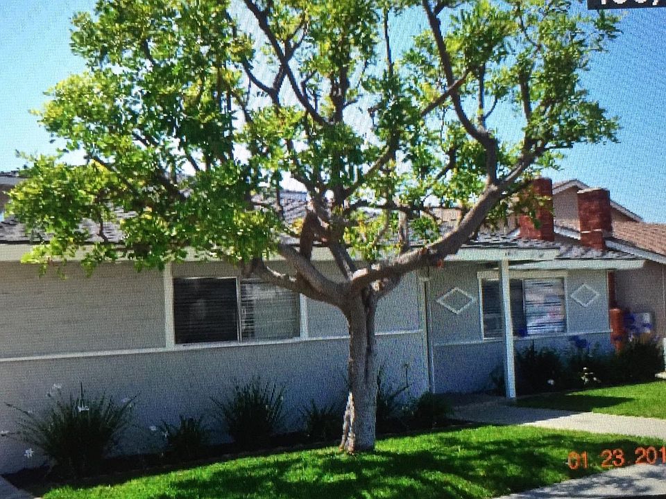 Unit has own front yard