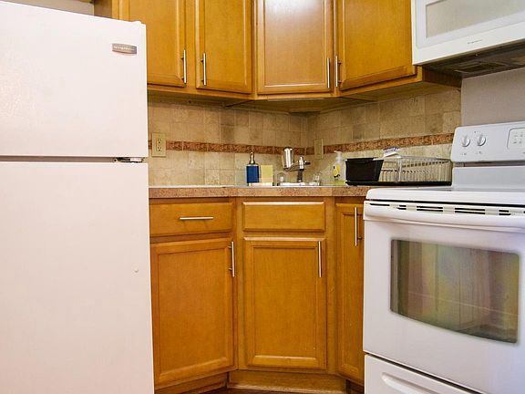 5th image of 1575 Street #624