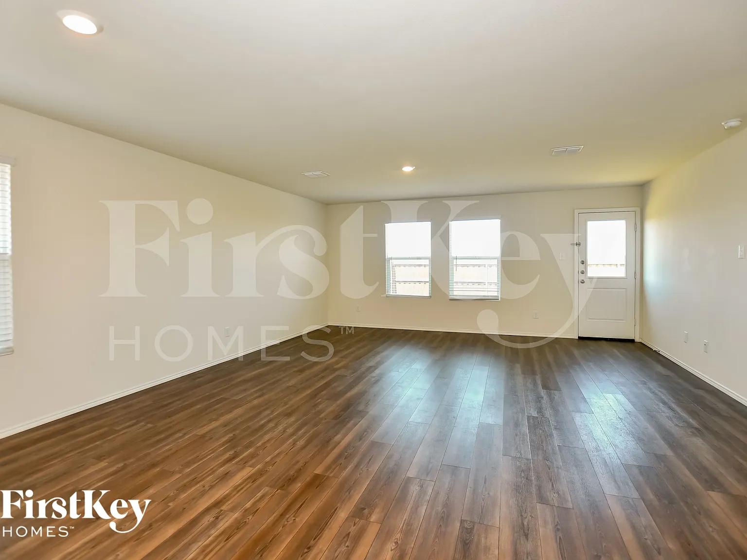 4 bed, 2.0 bath, 1695 sqft, $2,105 — Photo 3