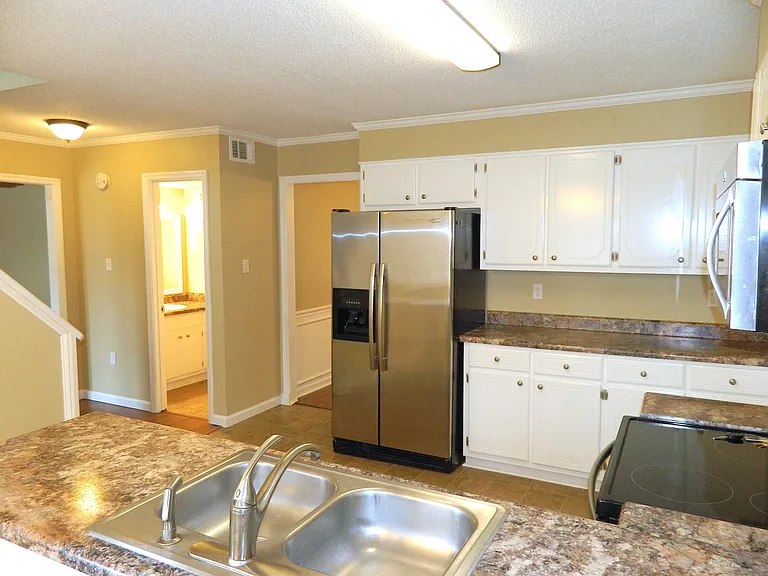 635 Clinton Way W — Photo 16