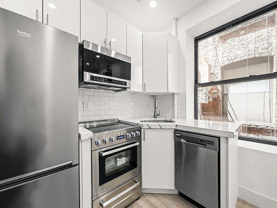2nd image of 248 Broome St #8A