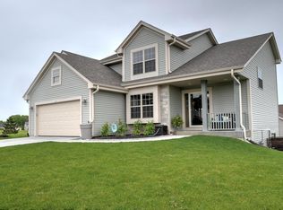 315 Yellowstone Dr, Hartford, WI 53027