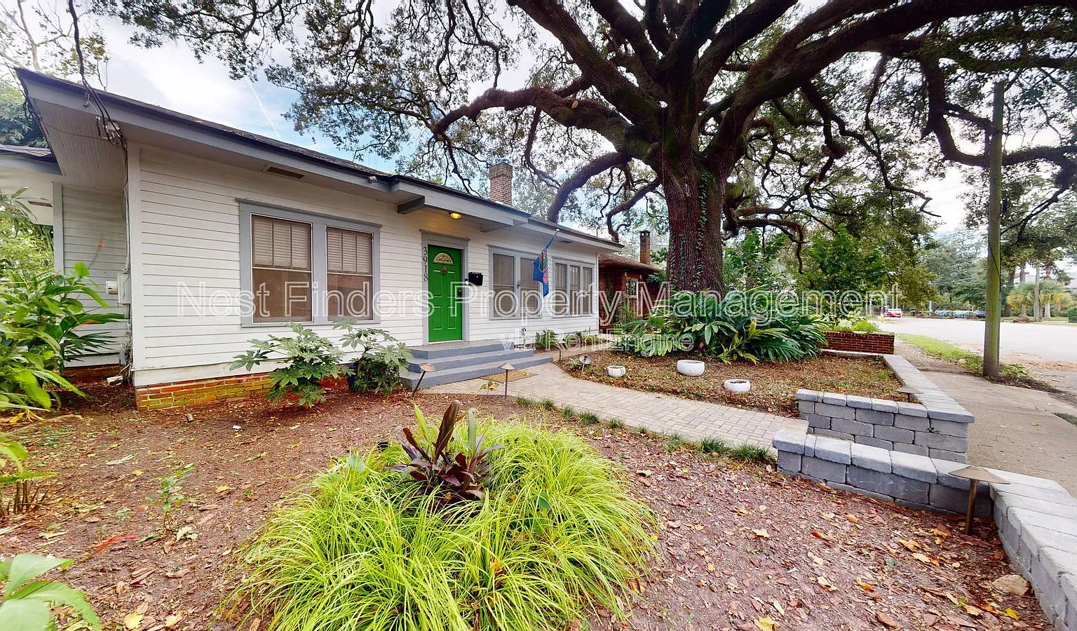 3 bed, 2.0 bath, 1666 sqft, $2,550 — Photo 2