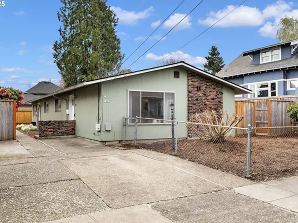 1802 SE Clatsop St, Portland, OR 97202