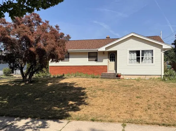 2970 S 99th STREET, West Allis, WI 53227