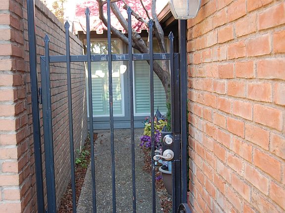 2nd image of 708 Carriage Way