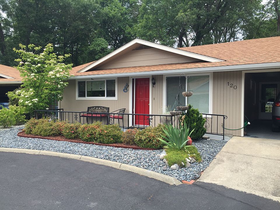 1st image of 120 Wards Creek Ln