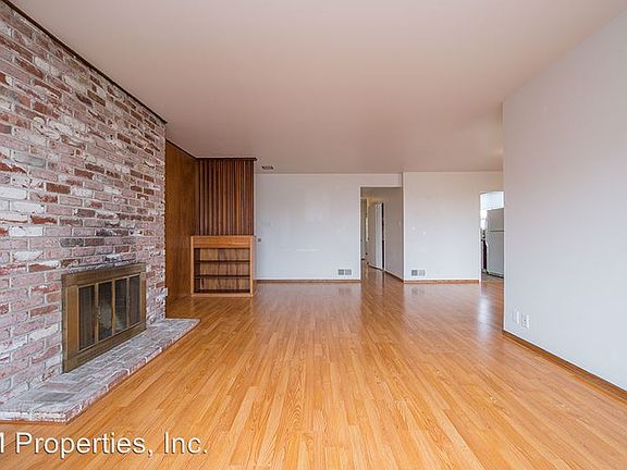 2nd image of 577 Westmoor Ave