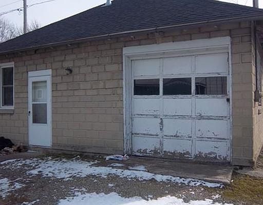 2nd image of 220 E Livingston St