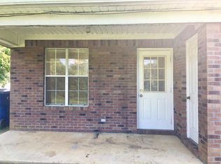 131 N College St, Pontotoc, MS 38863