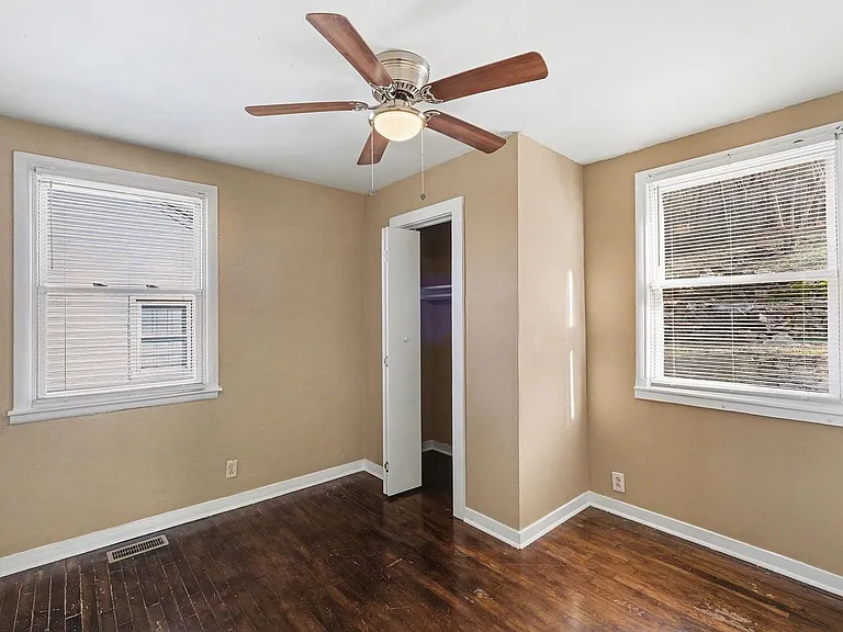 302 Sentinel Dr — Photo 12