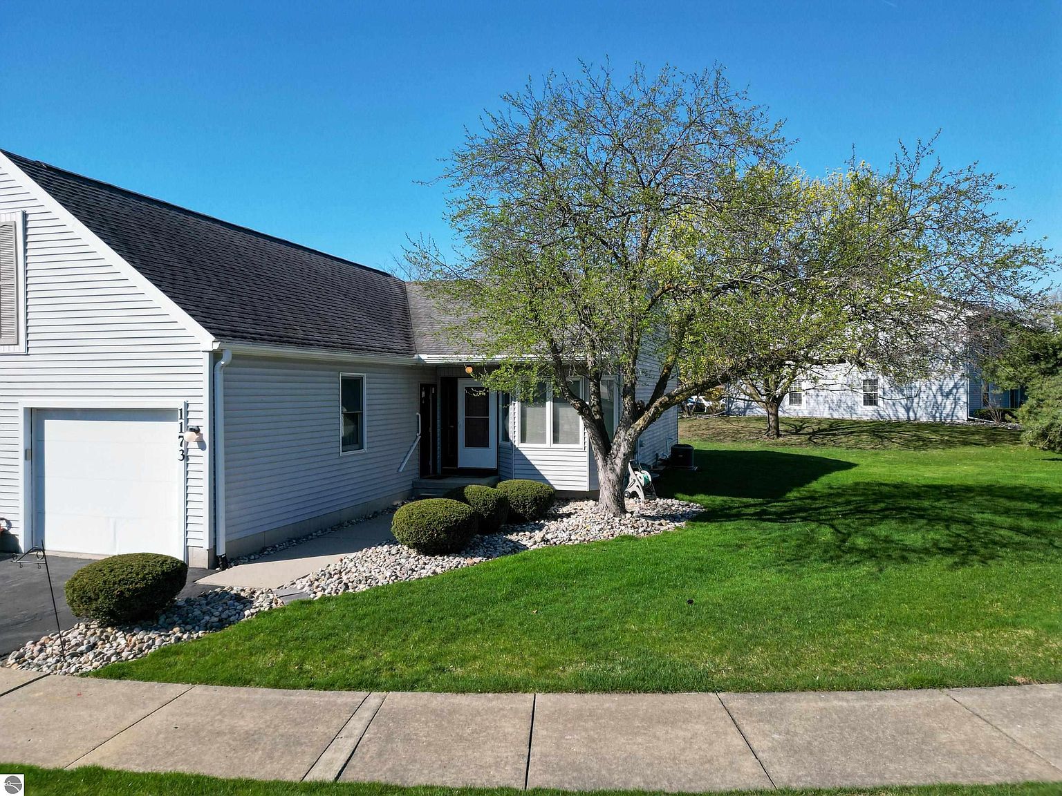 1173 Sunview Dr, Saint Johns, MI 48879 | Zillow