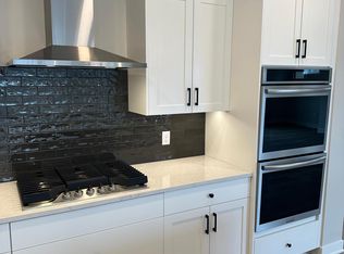 16740 S Manor Rd, Eden Prairie, MN 55344